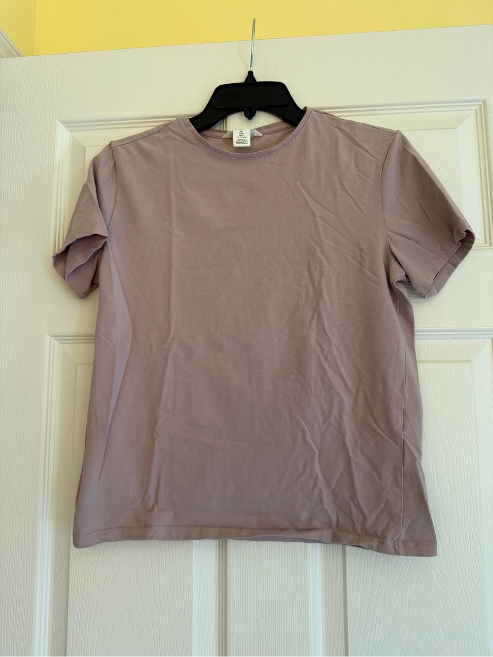H&M woman’s Crew Neck T-Shirt in Mauve